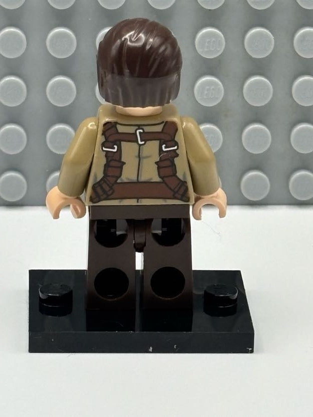 Resistance Soldier; Male - sw0669
