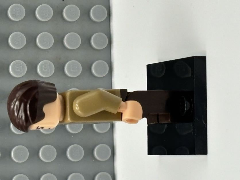 Resistance Soldier; Male - sw0669