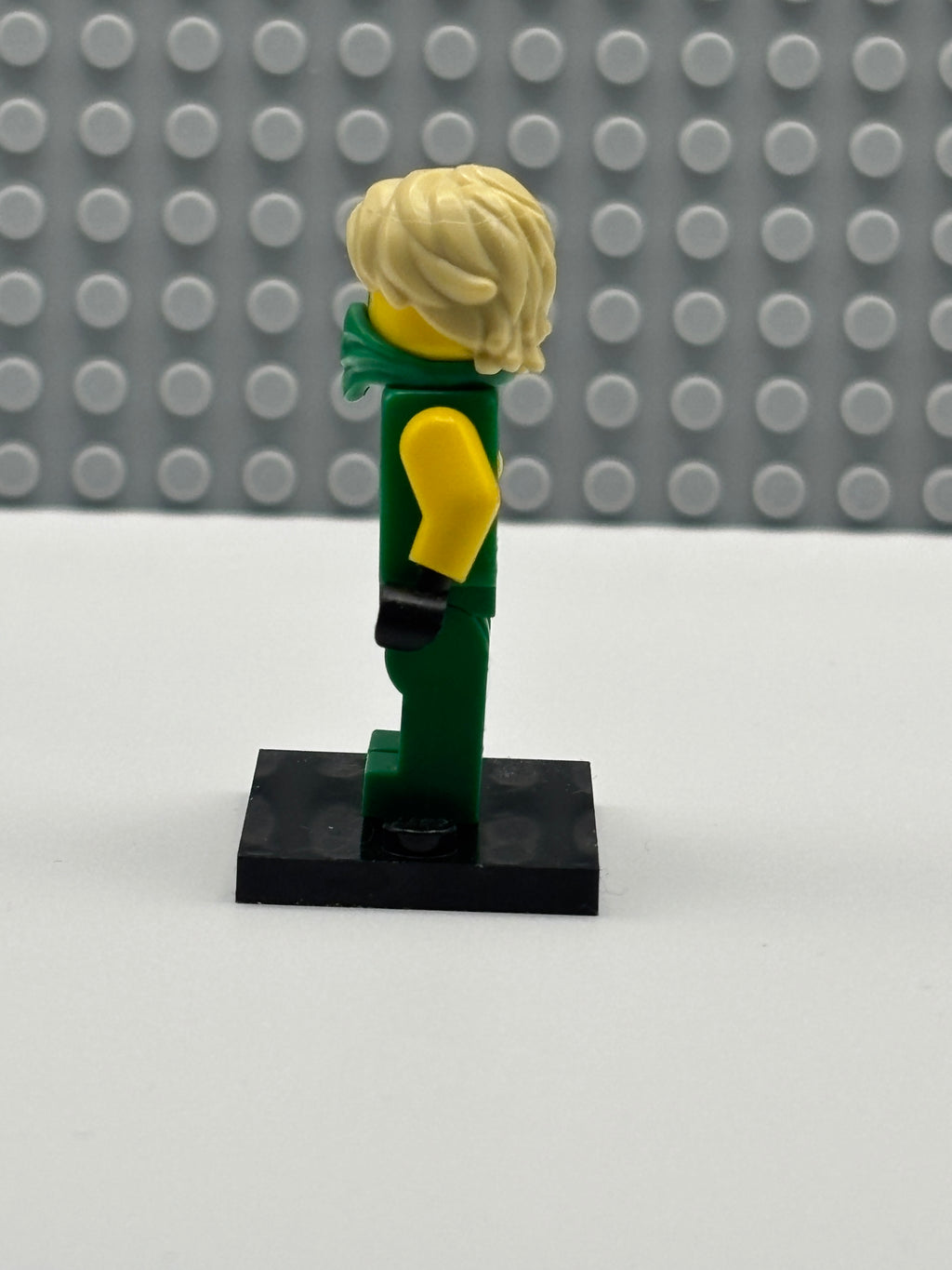 Lloyd - Legacy, Rebooted, Ninjago Logogram 'MASTER' on Torso - njo0574a