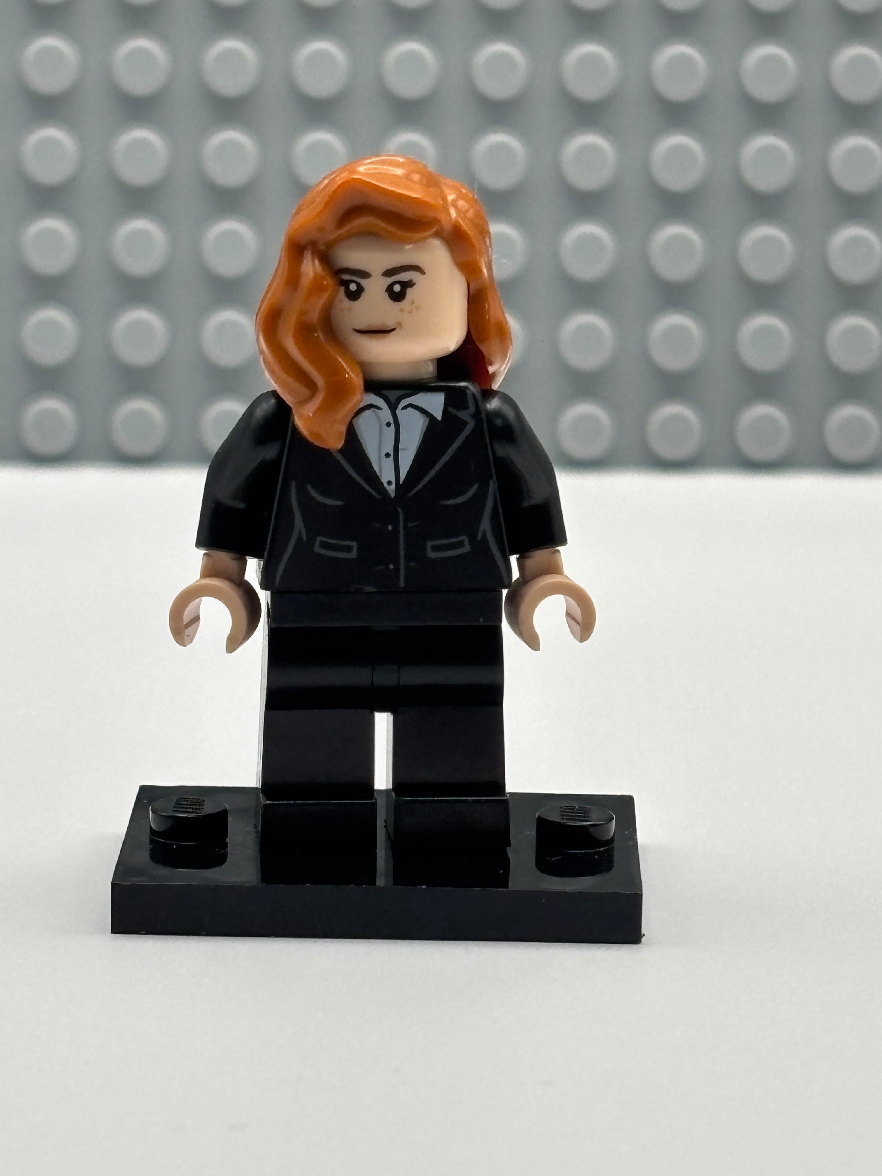 Pepper Potts - Black Suit, Hair over Shoulder - sh0926