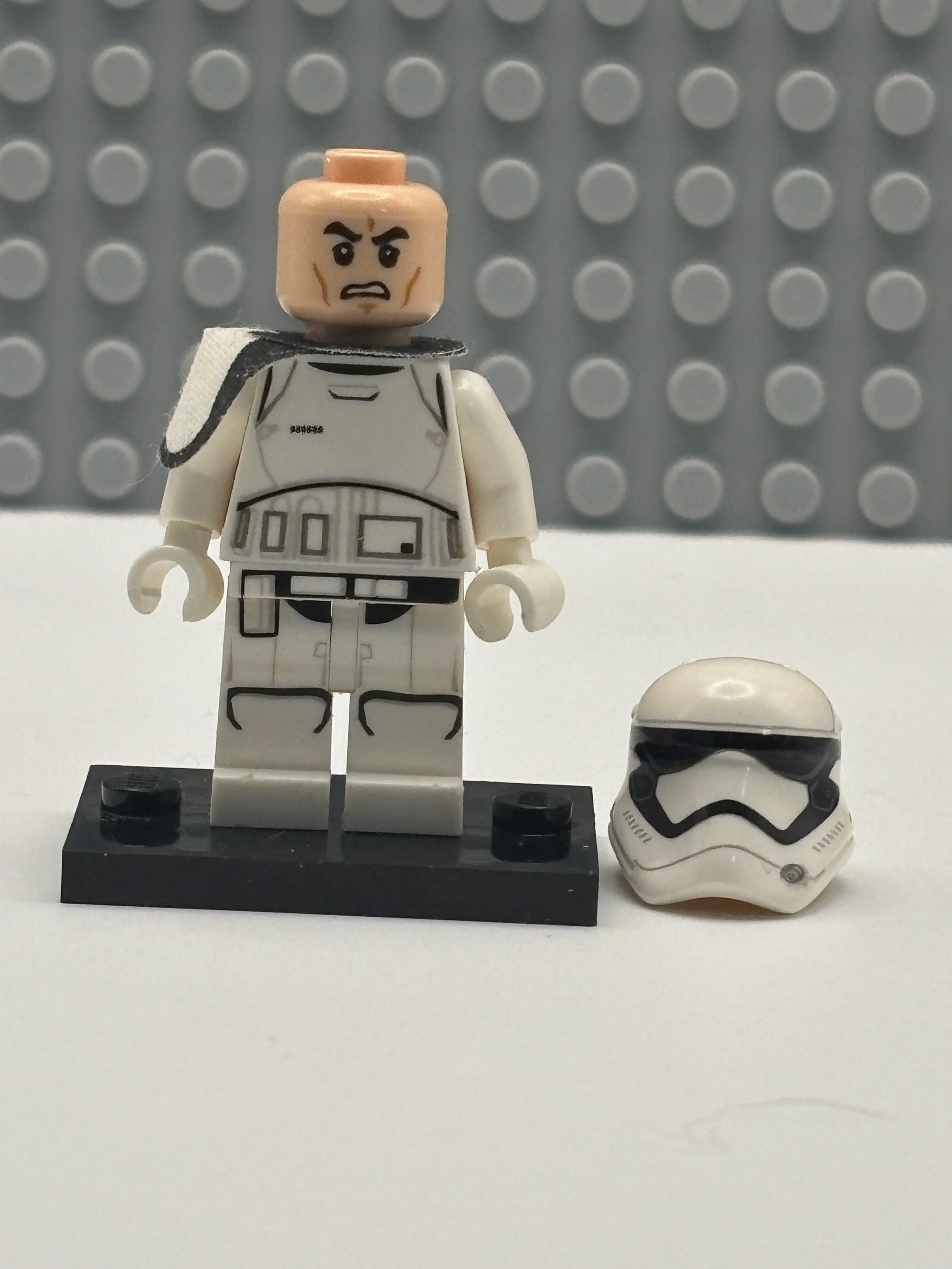 First Order Stormtrooper Squad Leader - sw0872