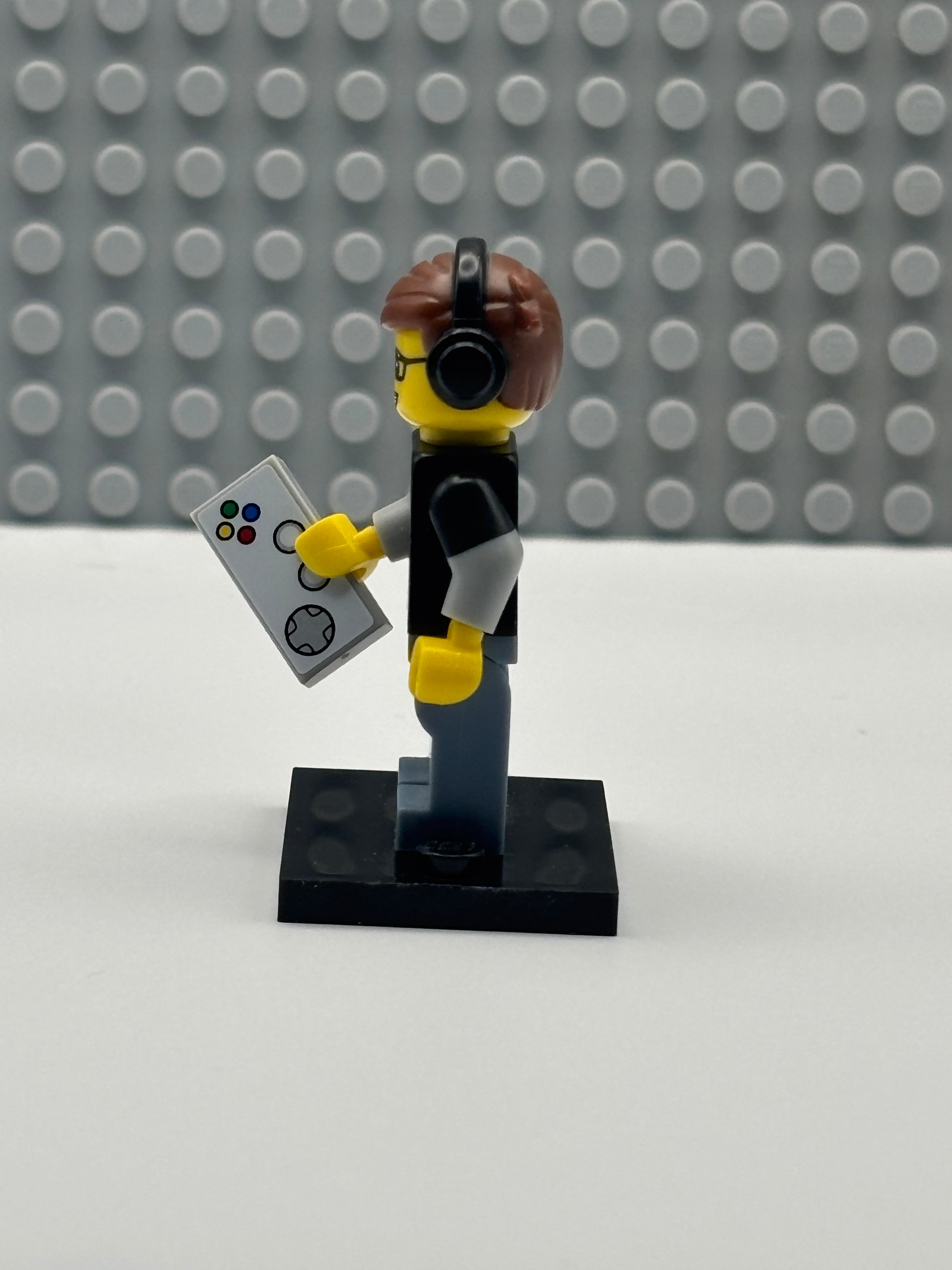 Video Game Guy - col12-4