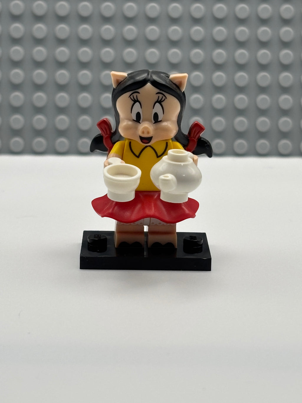 Petunia Pig - collt-11 - LEGO® Looney Tunes Minifigure