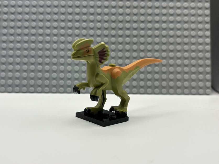 Dilophosaurus Second Version with Flexible Rubber Tail - dilo03