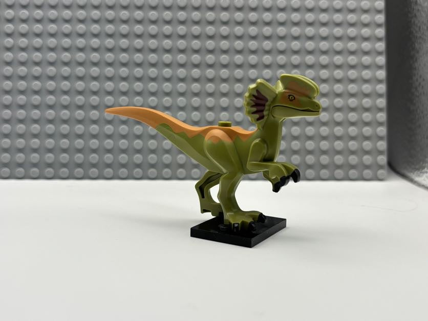 Dilophosaurus Second Version with Flexible Rubber Tail - dilo03