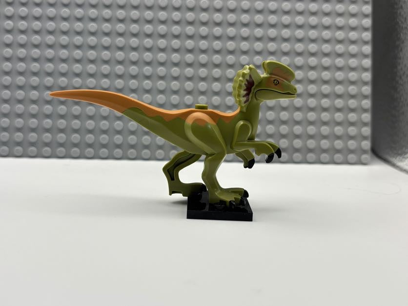 Dilophosaurus Second Version with Flexible Rubber Tail - dilo03