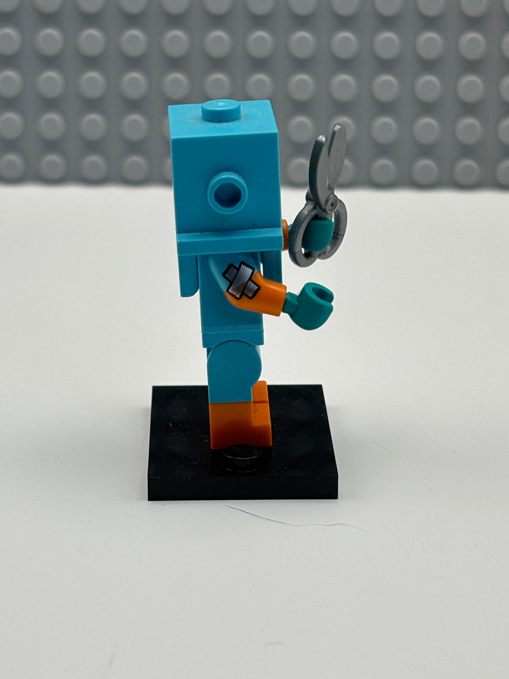 Cardboard Robot - col23-6